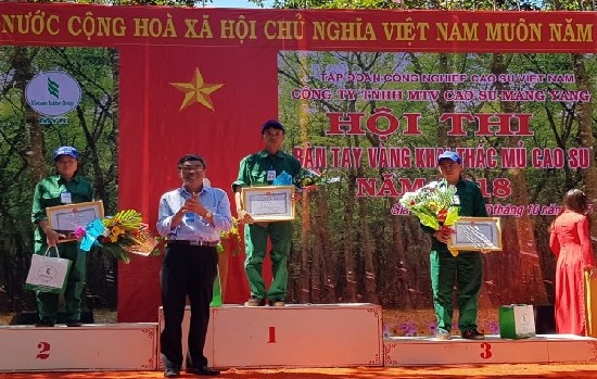 Hội thi “Bàn tay vàng” Cao su Mang Yang: Bùi Văn Quý giải nhất